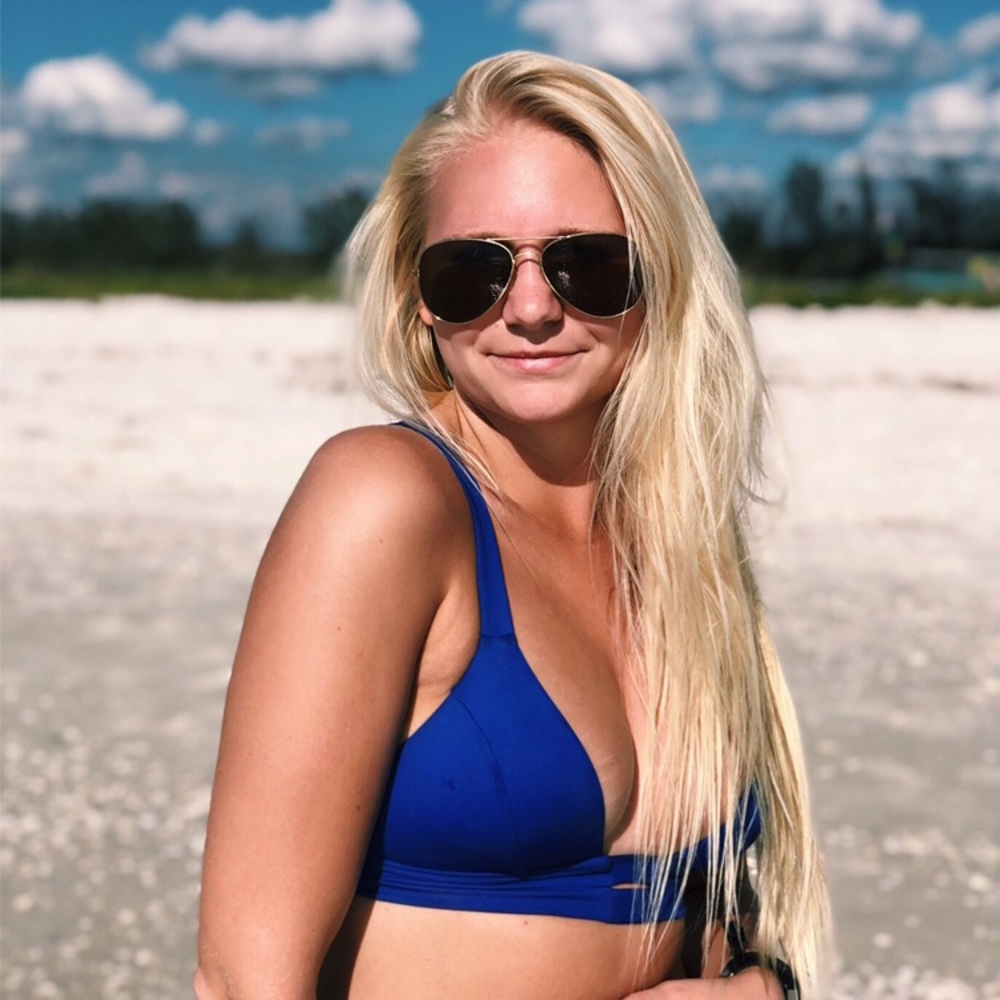 Meet your Posher, Danielle